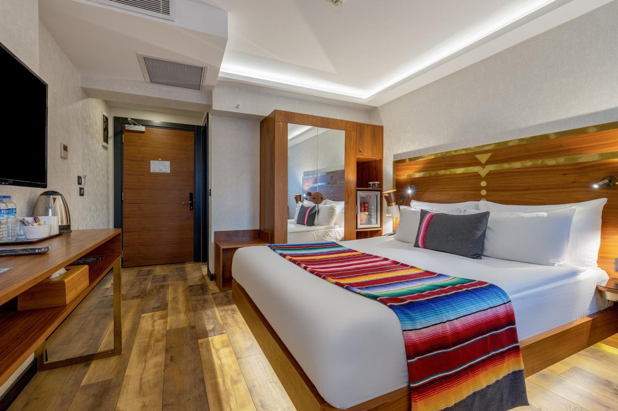 Hay Hotel Alsancak Izmir Bagian luar foto
