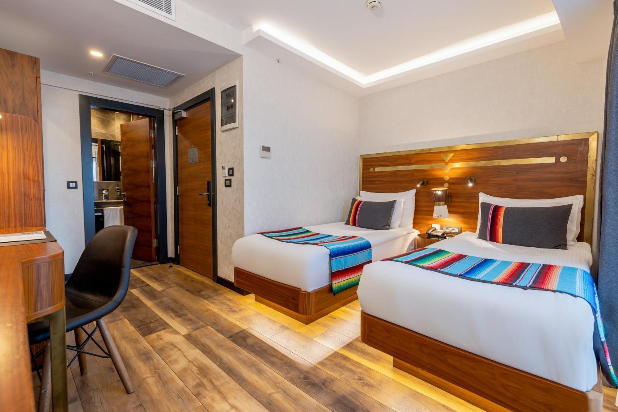 Hay Hotel Alsancak Izmir Bagian luar foto