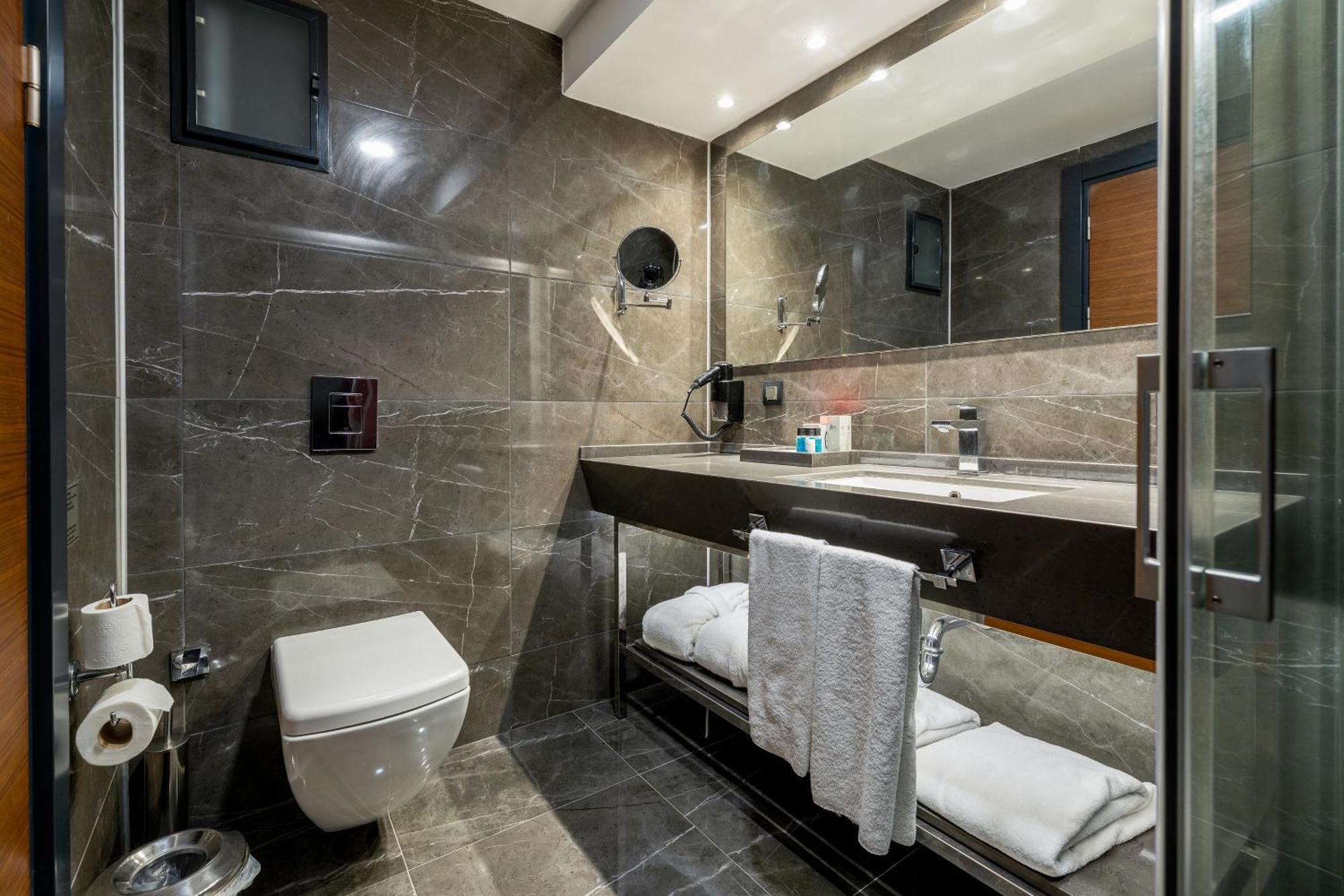 Hay Hotel Alsancak Izmir Bagian luar foto