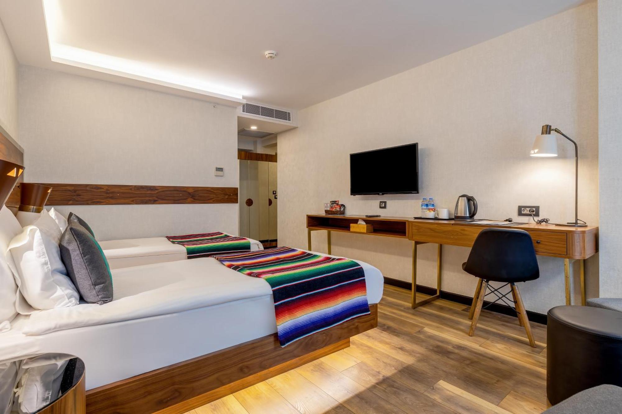 Hay Hotel Alsancak Izmir Bagian luar foto