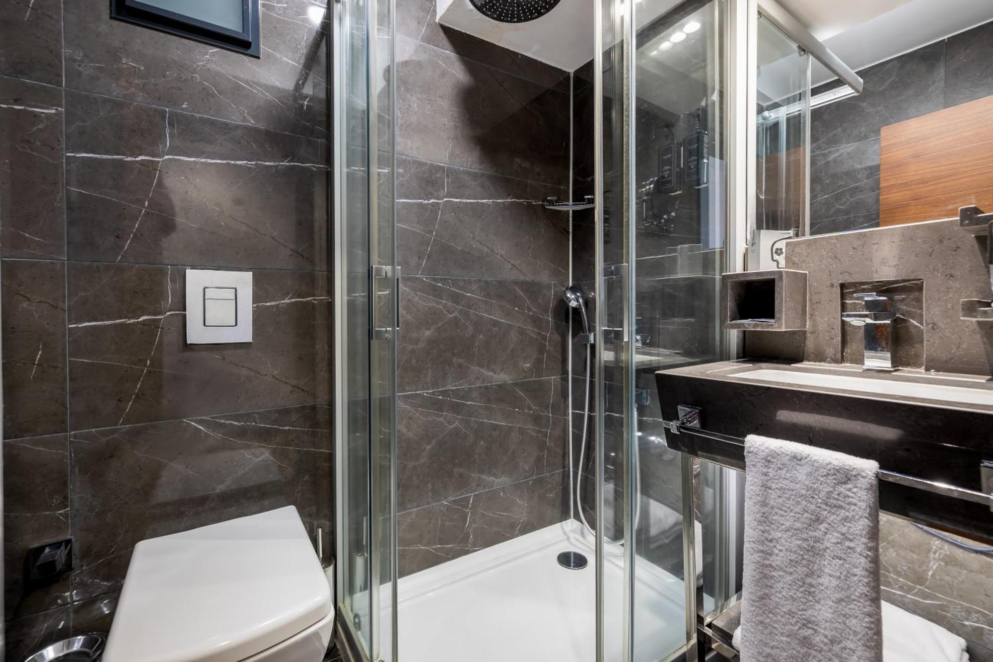 Hay Hotel Alsancak Izmir Bagian luar foto